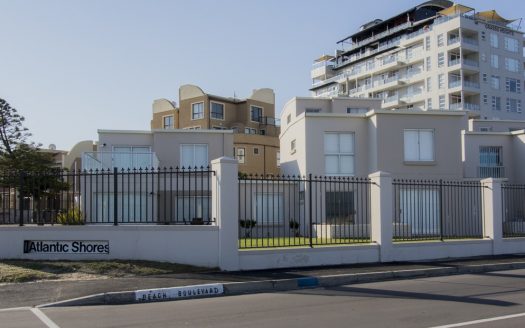 Newly Renovated Seaside Apartment