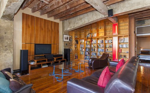 Stylish Living On Bree