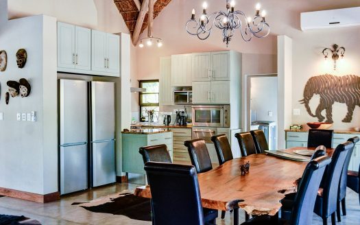 Shares for Sale: 5 Bedroom House in Hoedspruit