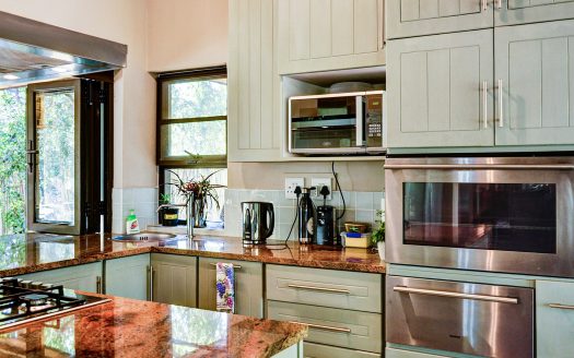 Shares for Sale: 5 Bedroom House in Hoedspruit