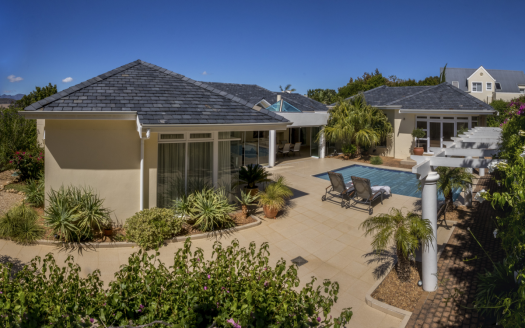 Modern Single Storey in Erinvale Golf Estate, Somerset West!