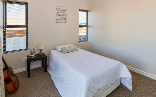 Cosy Plot & Plan in Country Estate