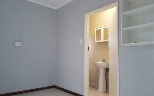 THE SPACE OF A HOUSE WITHIN THE SECURITY OF A COMPLEX