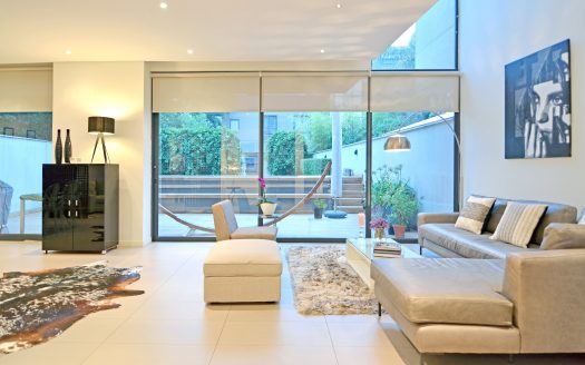 Secure luxury apartment with private pool