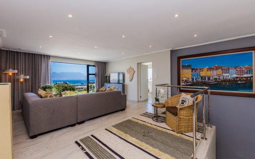 7 Bedroom luxury living – property for sale in Bloubergstrand