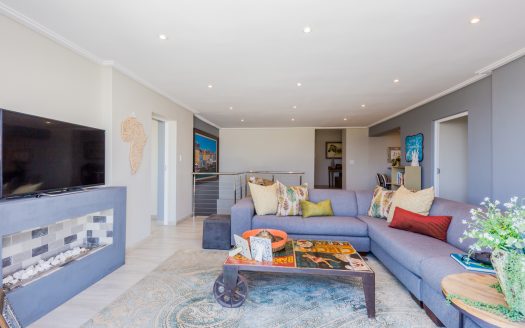 7 Bedroom luxury living – property for sale in Bloubergstrand