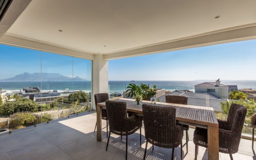 7 Bedroom luxury living – property for sale in Bloubergstrand