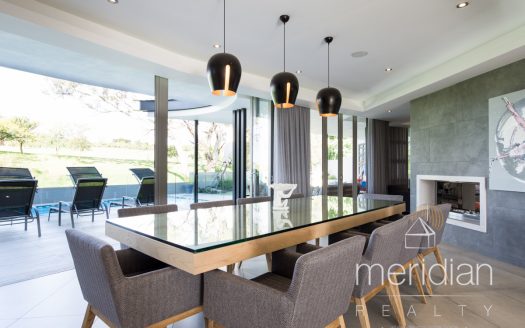 Modern Luxurious Mansion with Panoramic Views