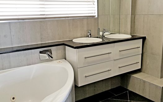 4 Bedroom beachfront PENTHOUSE